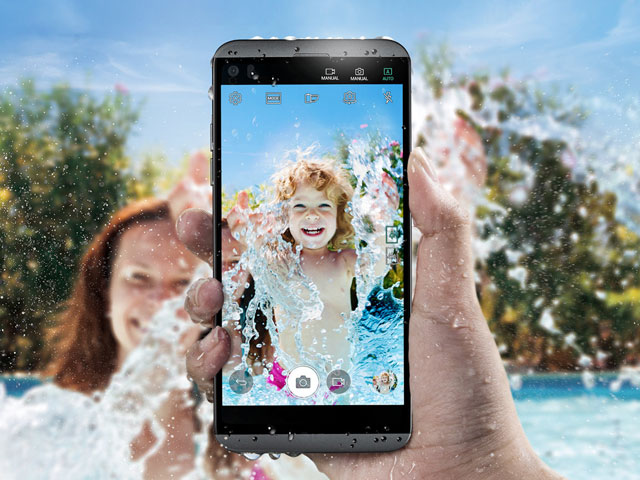 LG Q8 IP67 Waterproof and Dustproof